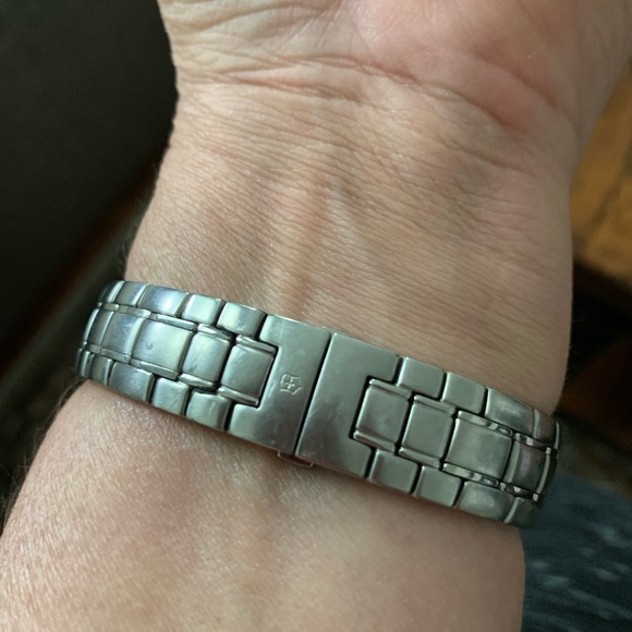 Ladies Swiss Army Watch - Picture 3 of 5